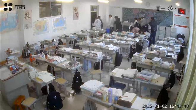 学逃生后续来了！网友表示：这嘉奖是不是低了PG电子麻将胡了2模拟器地震中高中生背起同(图9)