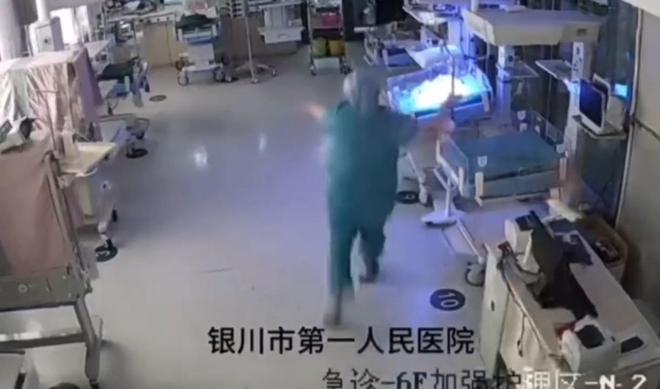 学逃生后续来了！网友表示：这嘉奖是不是低了PG电子麻将胡了2模拟器地震中高中生背起同(图2)