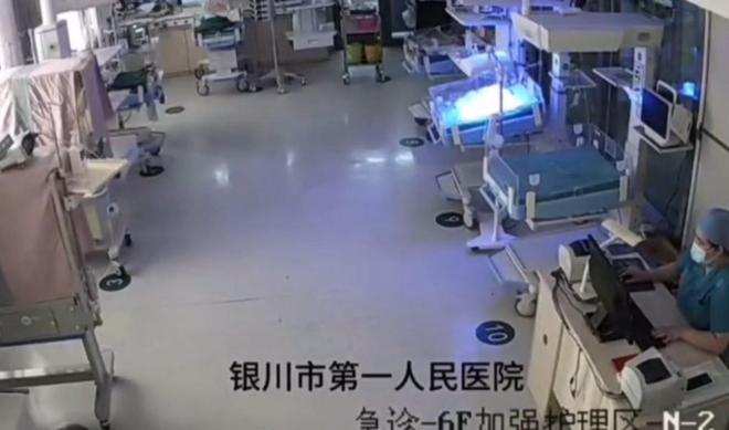 学逃生后续来了！网友表示：这嘉奖是不是低了PG电子麻将胡了2模拟器地震中高中生背起同(图16)