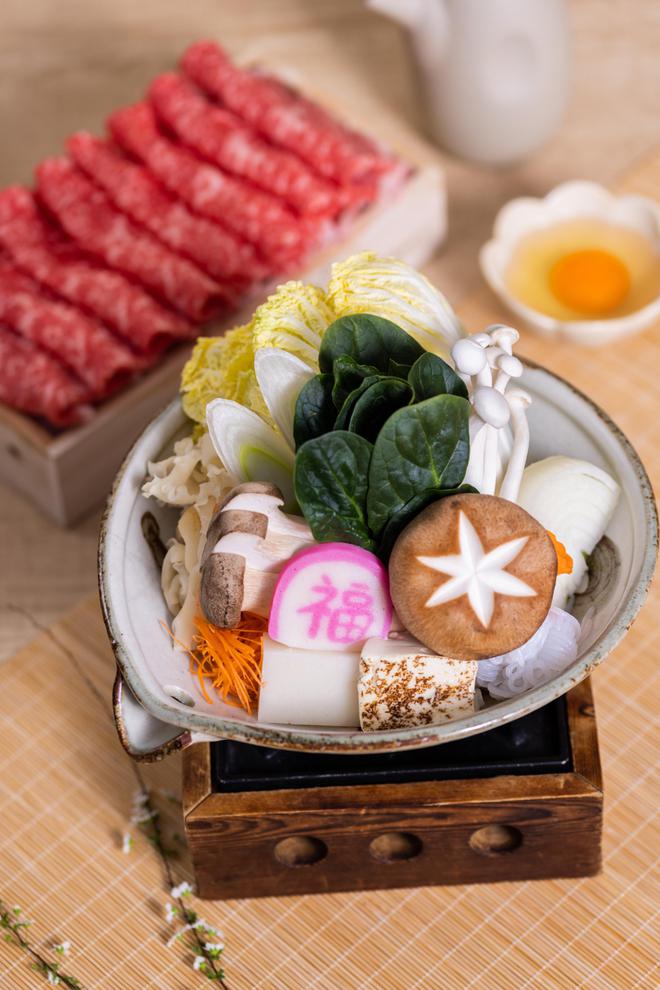 手Olé精品超市匠心谱写春日有机美食PG麻将胡了2试玩上海浦东香格里拉携(图1)